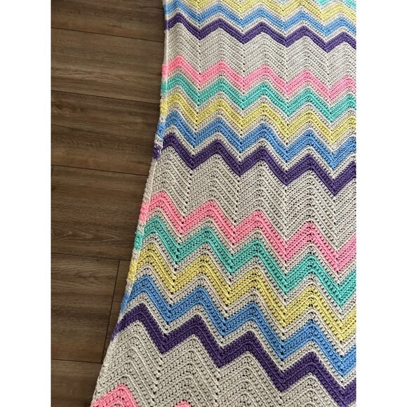 Handmade Chevron Colorful Knit Crochet Blanket Pink Teal Yellow Blue VTG 76x57 - Picture 8 of 12